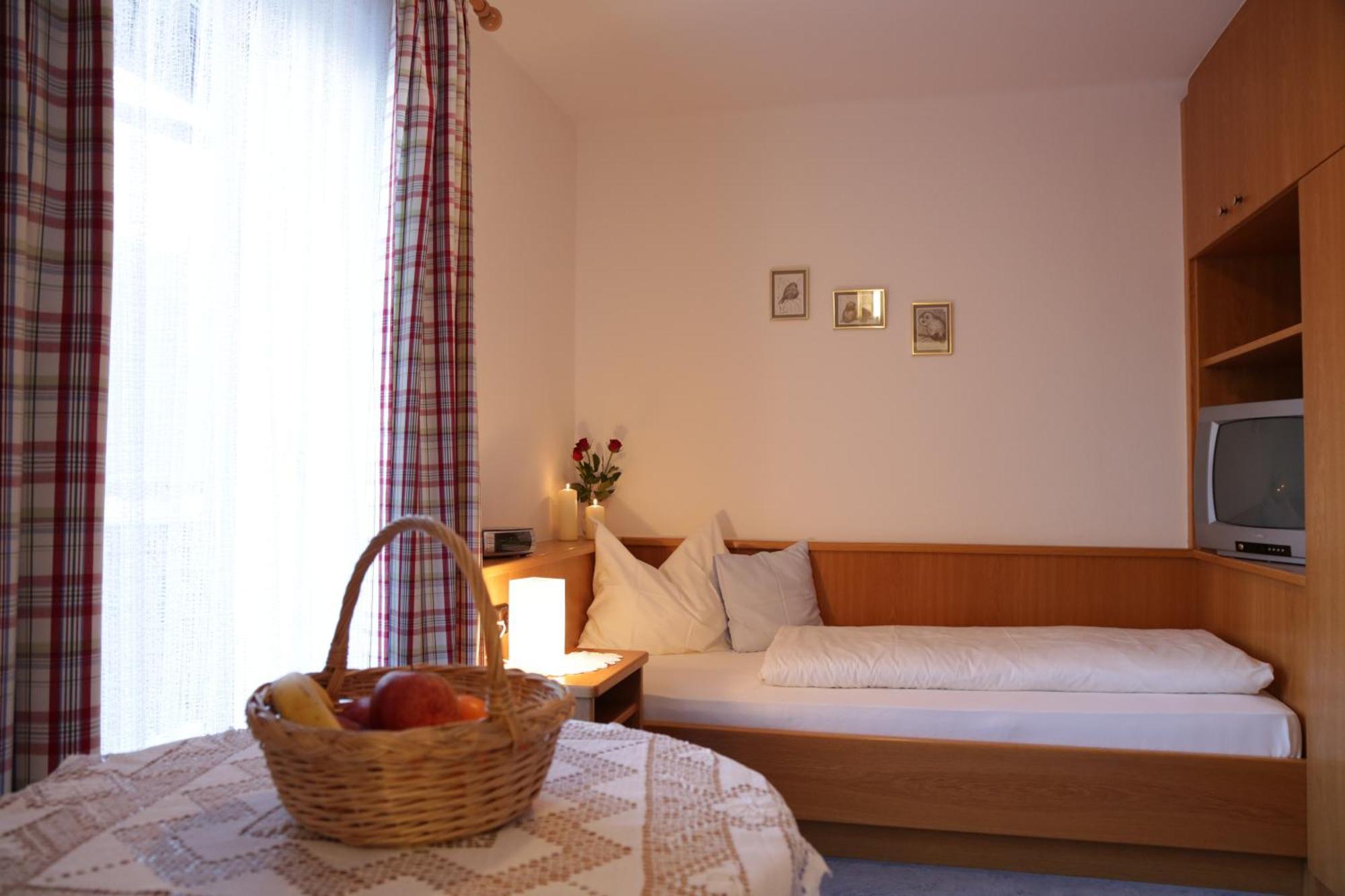 Gaestehaus Luise Вайдринг Стая снимка